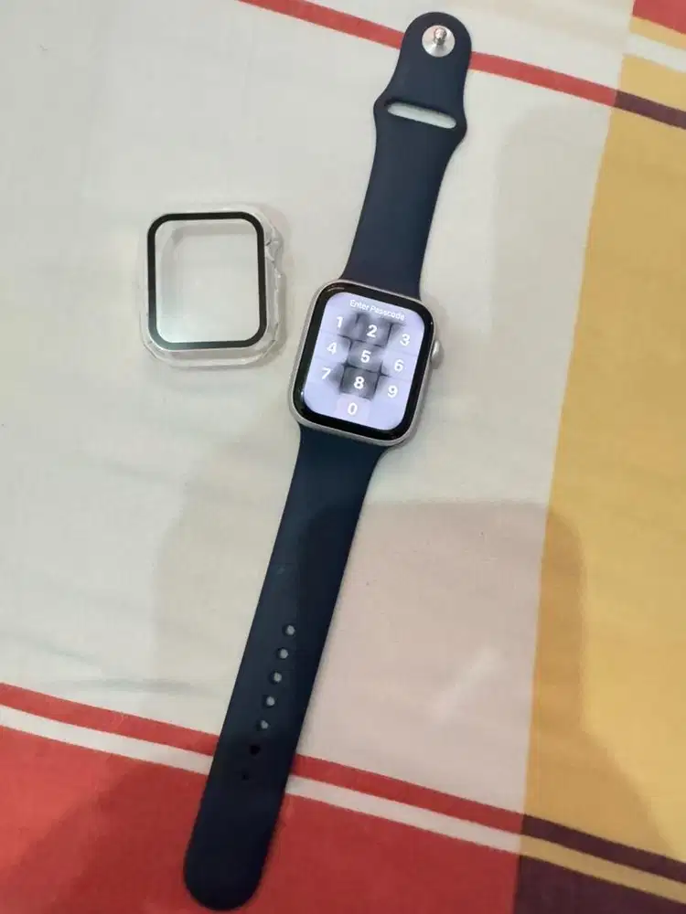 Apple Watch SE (Generasi ke-2, 44mm) 2024