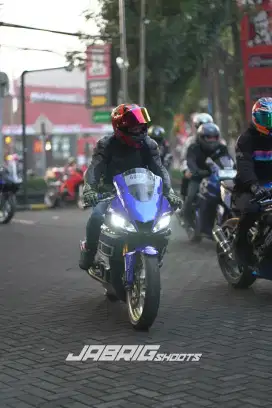 Yamaha R 25 V2 2018 Biru