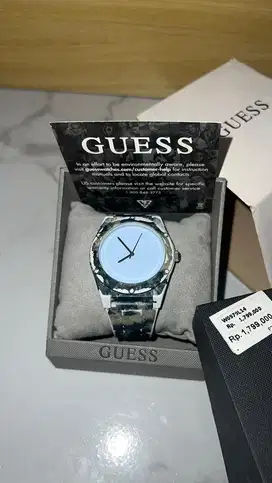 Jam Retro Guess