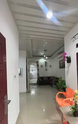 Dijual rumah dekat mbk beserta semua isinya