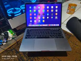 Macbook Pro 2018 Touchbar 8/256 Mulus Normal Bisa TT