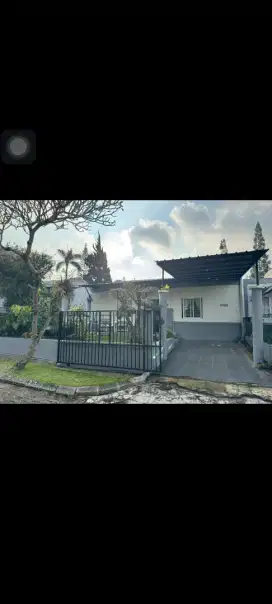 Sewa villa 2 kamar kota bunga. Karaoke