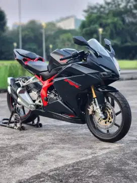 Honda CBR250RR Black
