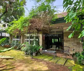 Rumah Lama Di Darmawangsa Lokasi hunian Tengah kota tenang