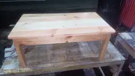 Meja lesehan serba guna