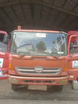 Di jual head traler Hino lohan 260ti