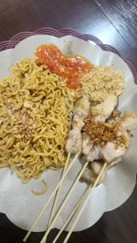 DIBUTUHKAN CEPAT! HELPER UNTUK TUSUK SATE