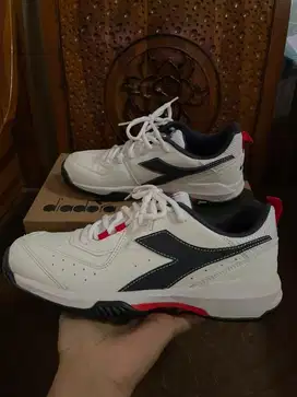 sepatu diadora zise 39