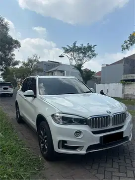 BMW X5 3.0 XDrive 35i X Line 2017 - 31 Rb KM Ongoing