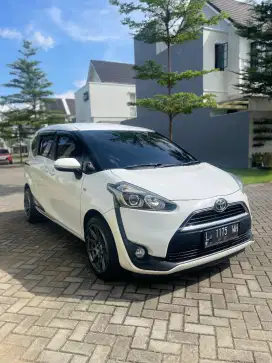 Sienta V matic kondisi bagus