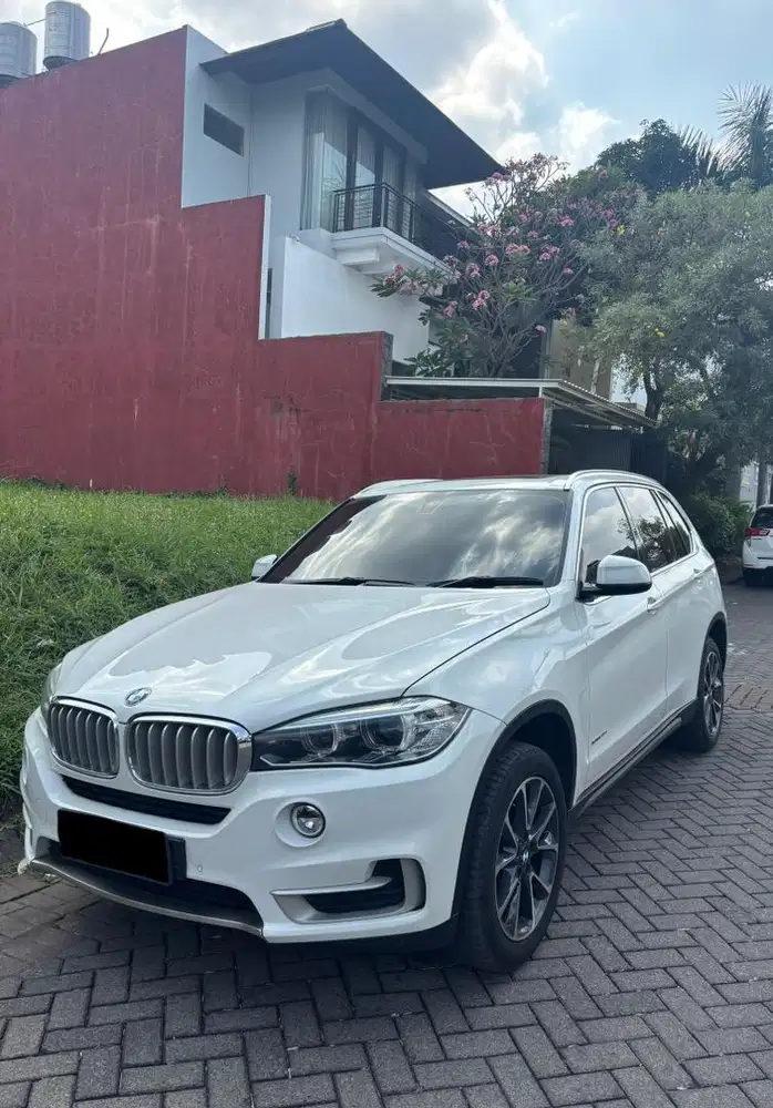 BMW X5 3.0 XDrive 35i X Line 2017 - 31 Rb KM Ongoing