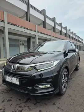 Hr-v SE 1.5 2020 nik 2018 Automatic Hitam