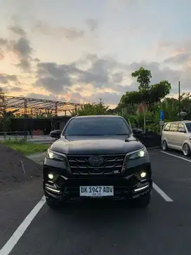 FORTUNER GR 2.8 2022 HITAM