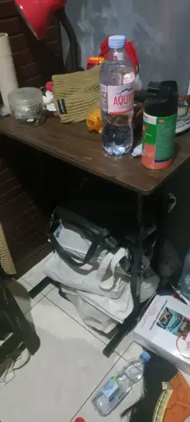 Meja laptop estetik