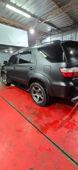 Toyota Fortuner 2010 Bensin