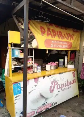 Meja bekas jualan roti