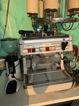 Mesin kopi Simonelli appia II thun 2017 plus grinder compak k3 nrmal