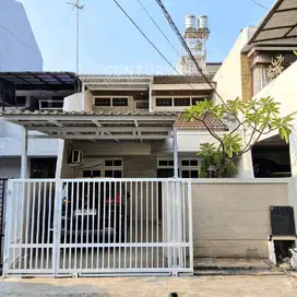 RUMAH CANTIK 1.5LT DI KELAPA GADING YG DEKET BANGET DGN MKG