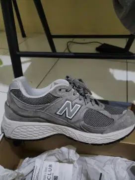 NEW BALANCE 2002R