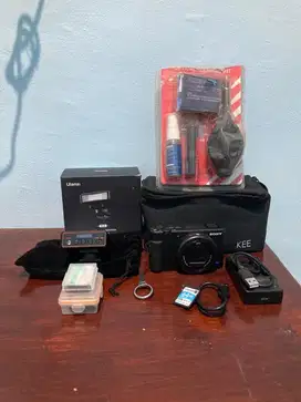 Kamera Sony ZV-1 + Flash Ulanzi F12 paket lengkap