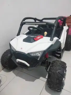 Mobil aki anak Jumbo