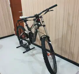 Jual Sepeda MTB Downhill Trek