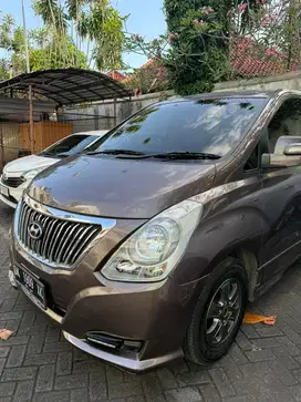 Hyundai H1 2.4 AT Royale Bensin