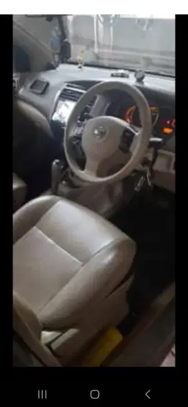 Nisan Grand Livina XV 1.5- AT Abu abu