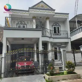 Dijual cepat rumah 2 lantai siap huni di Limus pratama