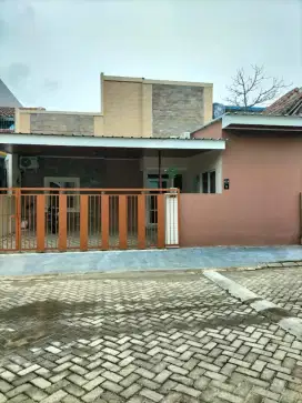 Rumah Kost 8 Pintu dijual citra raya Cikupa Tangerang