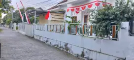 Disewakan rumah belakang sd model Maguwoharjo