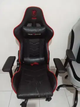 Bangku Gaming MSI