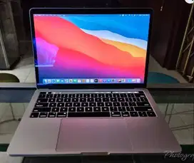 MacBook Spek Istimewa Layar Retina Edisi TouchBar Cocok Buat Editing d