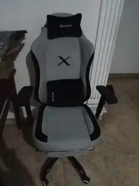 Bangku gaming xpanse