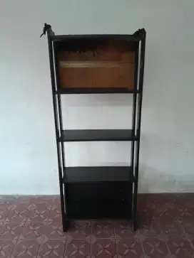 Rak susun kayu bekas