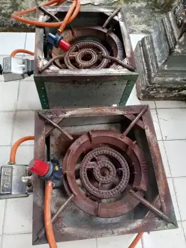 Kompor Mawar 2. Dan 2 Tungku.