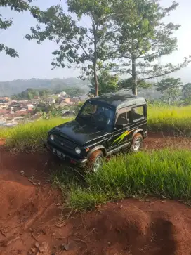 Katana GX 1994 Hitam 4z4 Freelock Aisin Body Ngaleng Original