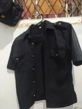 Baju safari itam