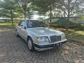Mercy W124 E230 AT 1990