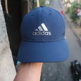 Topi Adidas golf