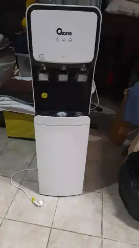 Dispenser galon bawah