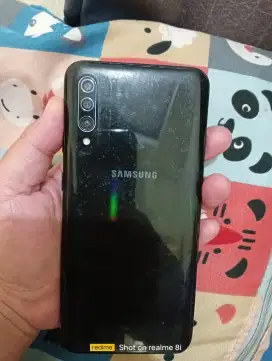 Di jual Samsung A30s mesin hidup tinggal ganti lcd aja