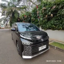 [KM 5rb] - Toyota Voxy 2024