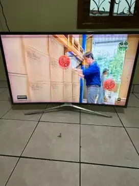 For Sale TV Samsung LED 40 UA40K6300AK, layar bergaris di pinggiran