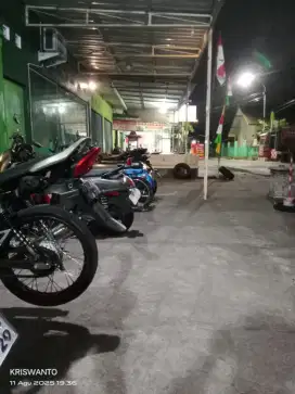 Disewakan tempat usaha dan rumah di Purwomartani Kalasan