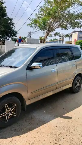 Daihatsu Xenia 2010 Bensin