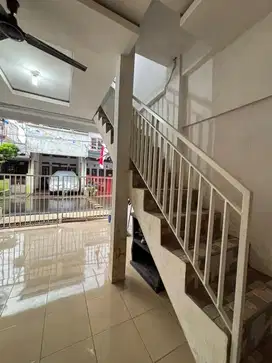DISEWAKAN RUMAH