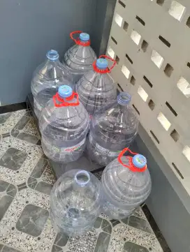 Botol galon Le Mineral