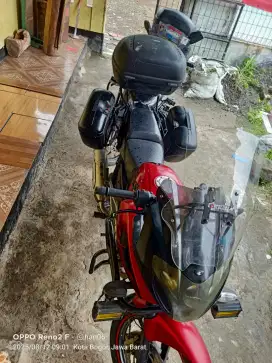 Bajaj Pulsar p220