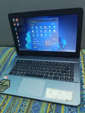 Laptop Asus X441B AMD A9. Ram 8gb/SSD  .batre awet . Windows 11